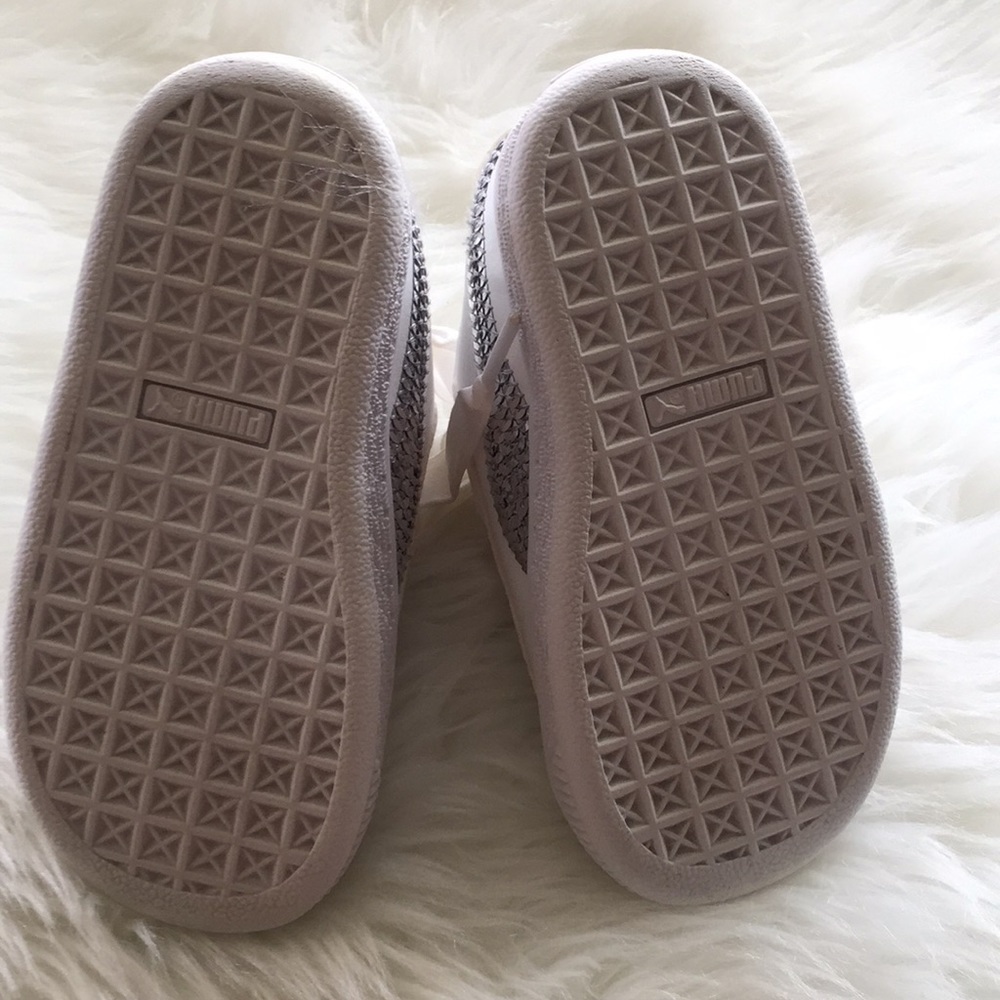 Little Girls Puma Sneakers - Picture 7 of 7
